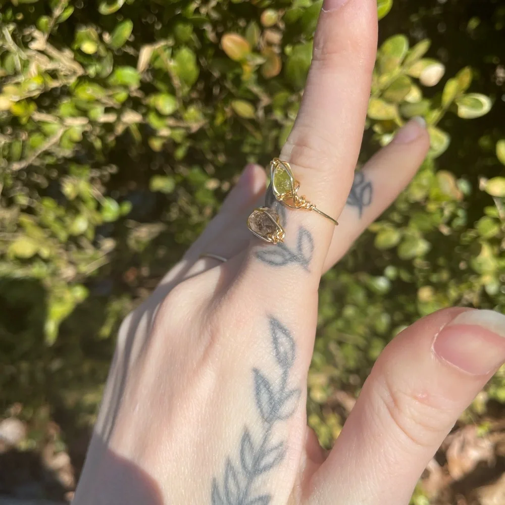 Pre order!! Peridot and black herk diamond Adjustable Ring - Picture 6 of 10